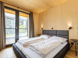 4 bedrooms, free Internet