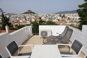 Property grounds - In the shadow of Acropolis - Breathtaking view (ATHENS)