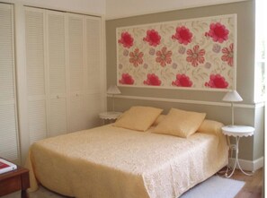 3 bedrooms, iron/ironing board, travel cot, free WiFi