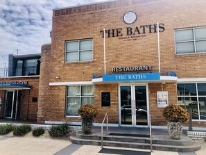 Exterior detail - Beach & Boutique Shopping  - Here ! (Brighton)