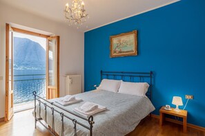 3 bedrooms, iron/ironing board, internet, bed sheets