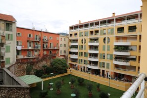 Property grounds - The perfect holiday apartment with balcony and AC, near the Port! (Nice)