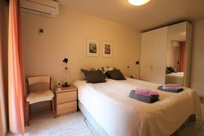 1 chambre, fer et planche à repasser, Wi-Fi gratuit, draps fournis