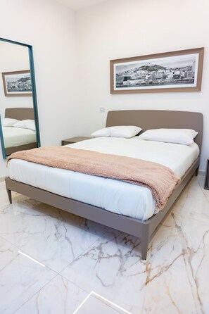 2 Schlafzimmer, Zimmersafe, Bügeleisen/Bügelbrett, WLAN