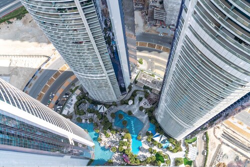 GLOBALSTAY. DAMAC Tower Paramount 