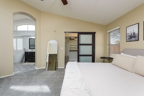 2 soveværelser, skrivebord, gratis Wi-Fi, sengetøj