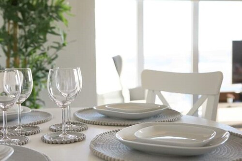 Luxury 3 Bedroom Apartment London. Free parking