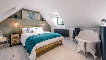 1 bedroom, laptop workspace, iron/ironing board, bed sheets