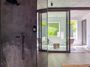 Studio (R4) | Badezimmer