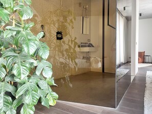 Studio, 1 King-Bett (R1) | Badezimmer