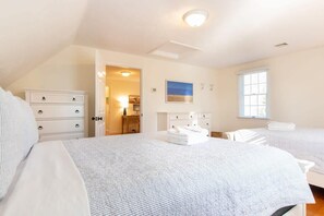 4 habitaciones, tabla de planchar con plancha, wifi y ropa de cama 