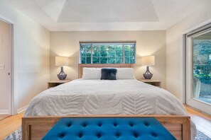 3 soverom, skrivebord, strykejern/-brett og wi-fi