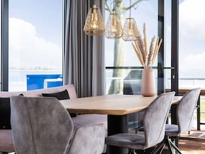 Mobile Home | Dining
