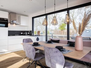 Mobile Home | Dining