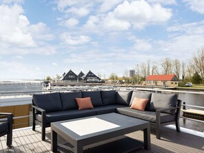Mobile Home | Balcony - Houseboat on and Around the Sneekermeer (Offingawier)
