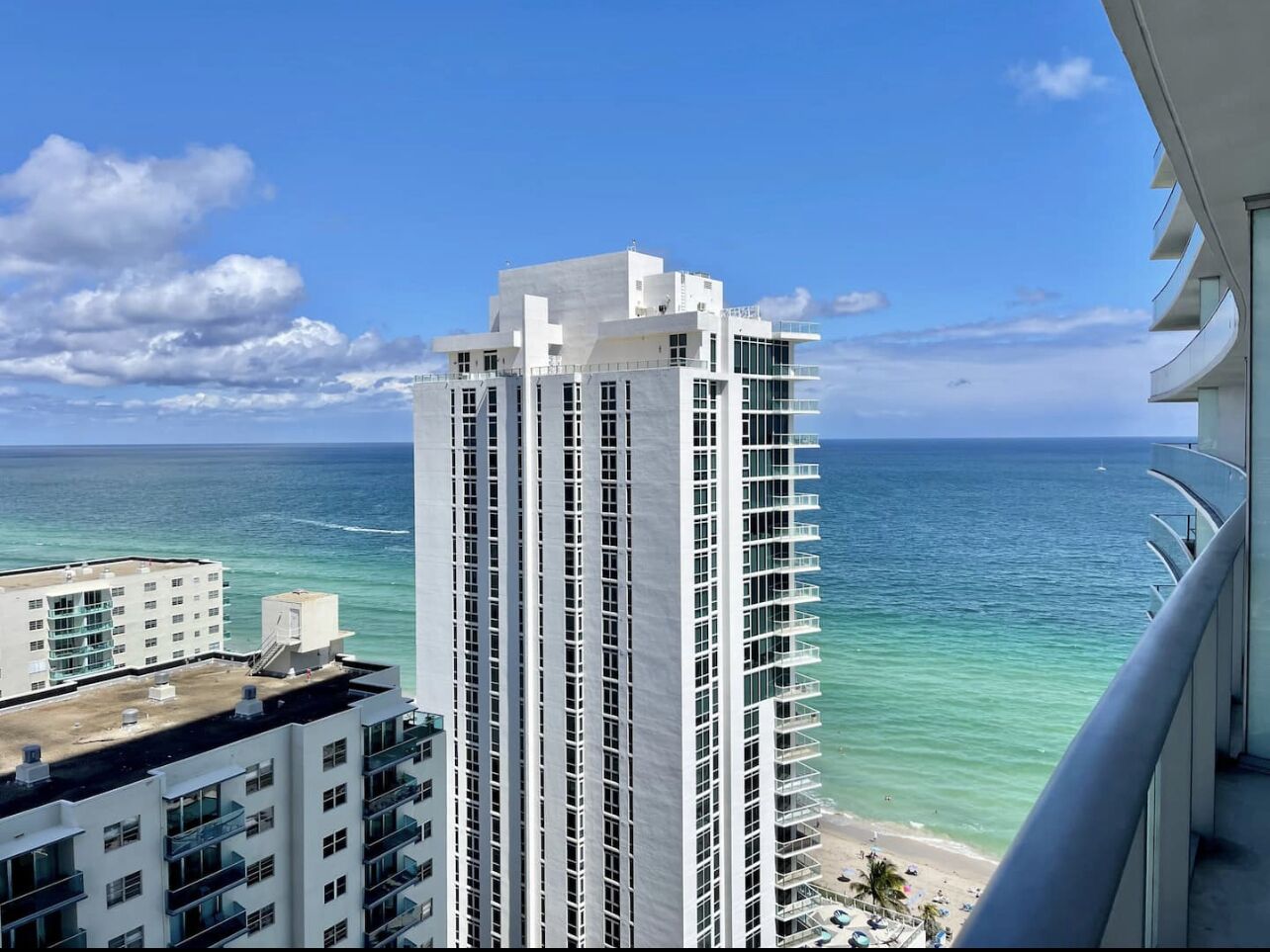 Cozy unit @ 18th Floor with Ocean view