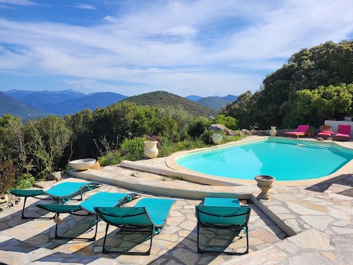 Villa Les Oliviers vue imprenable sur mer et montagne