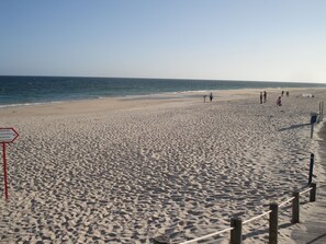 Vlak bij het strand
