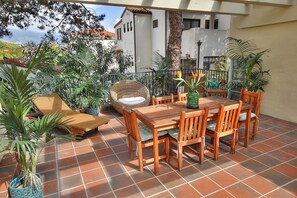 تناول الطعام بالخارج