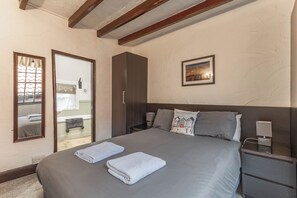 2 chambres, lit parapluie, Wi-Fi, draps fournis