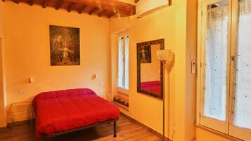 Superior Apartment | 1 bedroom, in-room safe, desk, laptop workspace