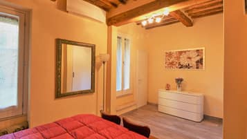 Superior Apartment | 1 bedroom, in-room safe, desk, laptop workspace