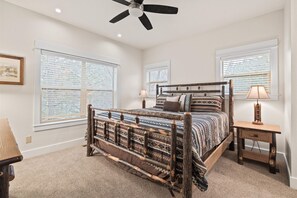 3 bedrooms, desk, iron/ironing board, free WiFi