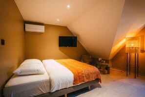 1 bedroom, travel cot, WiFi, bed sheets - Le Nid I  Charming one-roomed flat (Guebwiller)