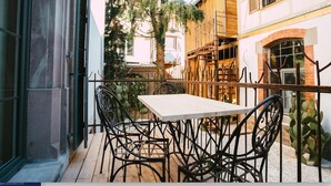 Outdoor dining - Le Perchoir I  Charming one-roomed flat with balcony (Guebwiller)
