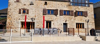 Gîte Enclos de la Rive 15 pers with private heated pool