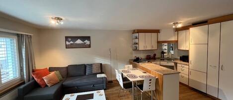 Smart TV, table tennis, books, stereo