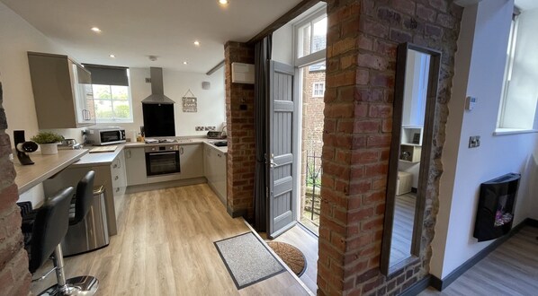 Microwave, oven, dishwasher