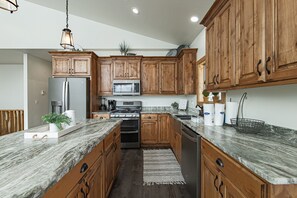 Refrigerador, microondas, horno, placa de cocina