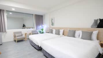 Junior Quadruple Room, 2 Double Beds | Laptop workspace, free WiFi, bed sheets
