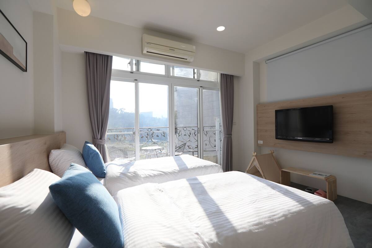 小型双床房, 2 张单人床 | 笔记本电脑工作区、免费 WiFi、床单