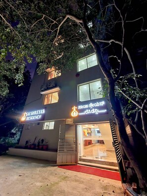 Fachada de la propiedad