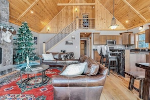 TV, fireplace, video games, DVD player - Spruce Cliffs at Timber Creek (Bethel)
