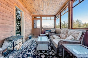 TV, fireplace, video games, DVD player - Spruce Cliffs at Timber Creek (Bethel)