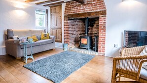 Living area - 21 Double Street Framlingham Air Manage Suffolk (Woodbridge)