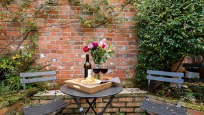 Outdoor dining - 21 Double Street Framlingham Air Manage Suffolk (Woodbridge)