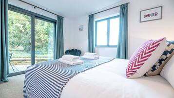 1 bedroom, laptop workspace, iron/ironing board, bed sheets