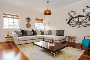 Basic Apartment, Multiple Beds | Interior