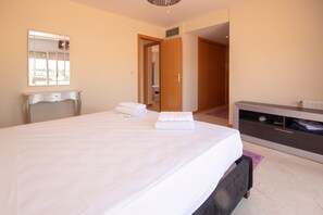 3 slaapkamers, een strijkplank/strijkijzer, gratis wifi