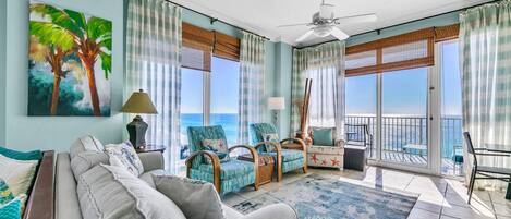 平面電視、DVD 播放機