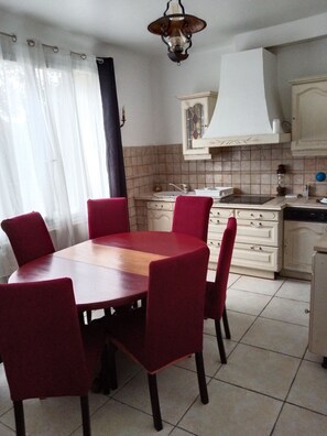 Dining - Andrea apartment (Fontenay-sous-Bois)