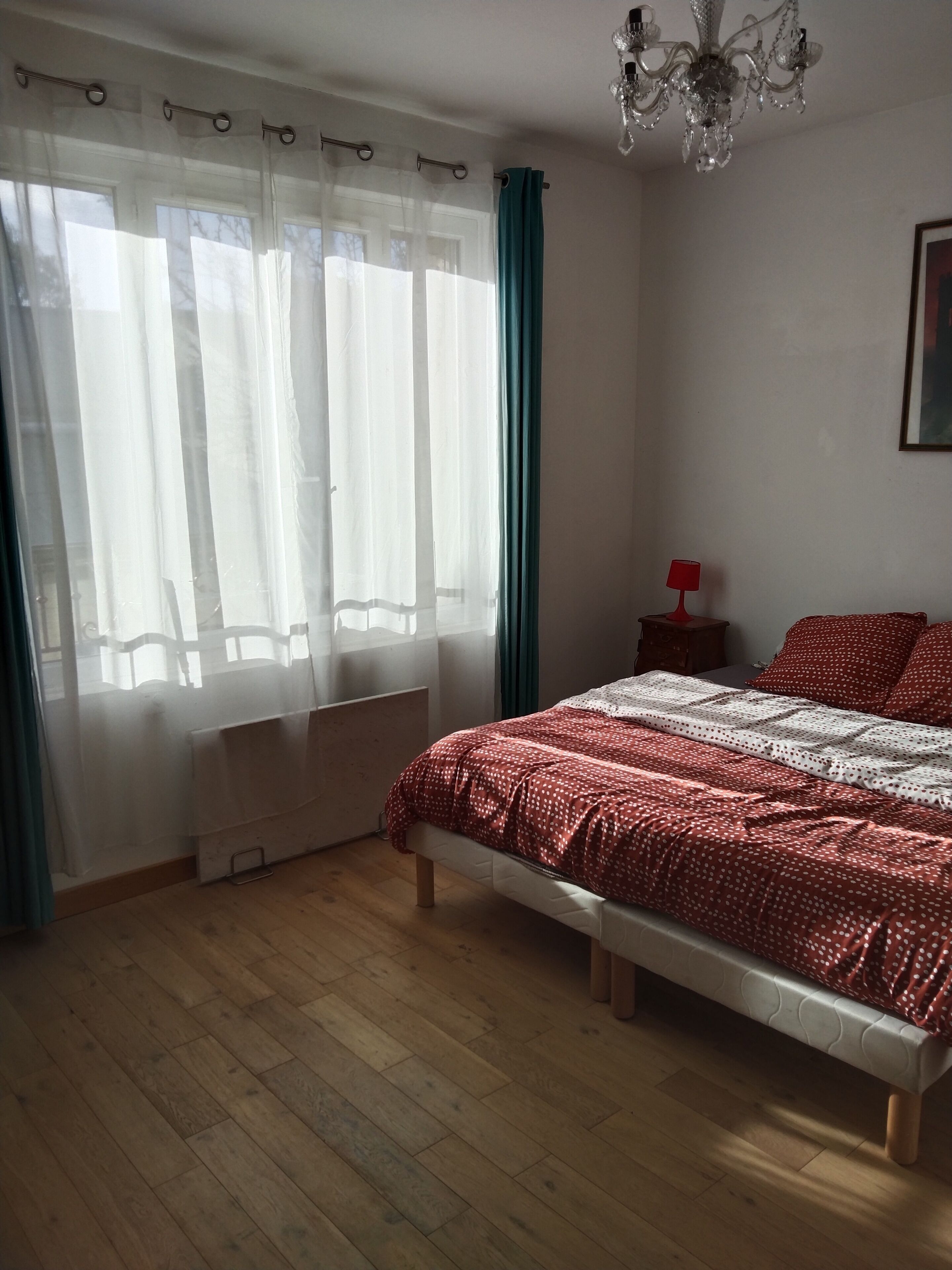 3 間睡房、可攜式嬰兒床、免費 Wi-Fi、床單