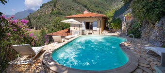 ROMANTIC VILLA ⭐ POOL ⭐ SEA VIEW, WALL BOX