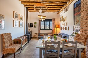 Dining - Country House 'La Criba - Casa Rural Eralta' with Mountain View, Wi-Fi and Air Conditioning (Dúrcal)