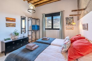 3 bedrooms, iron/ironing board, free WiFi, bed sheets - Country House 'La Criba - Casa Rural Eralta' with Mountain View, Wi-Fi and Air Conditioning (Dúrcal)