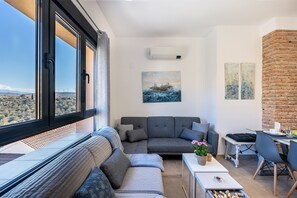 Televisie en een open haard